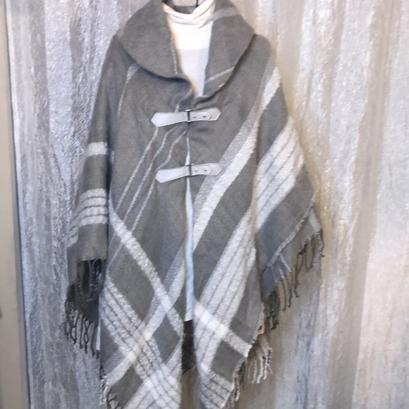 MIXIT wool-feel poncho - Picture 3 of 11